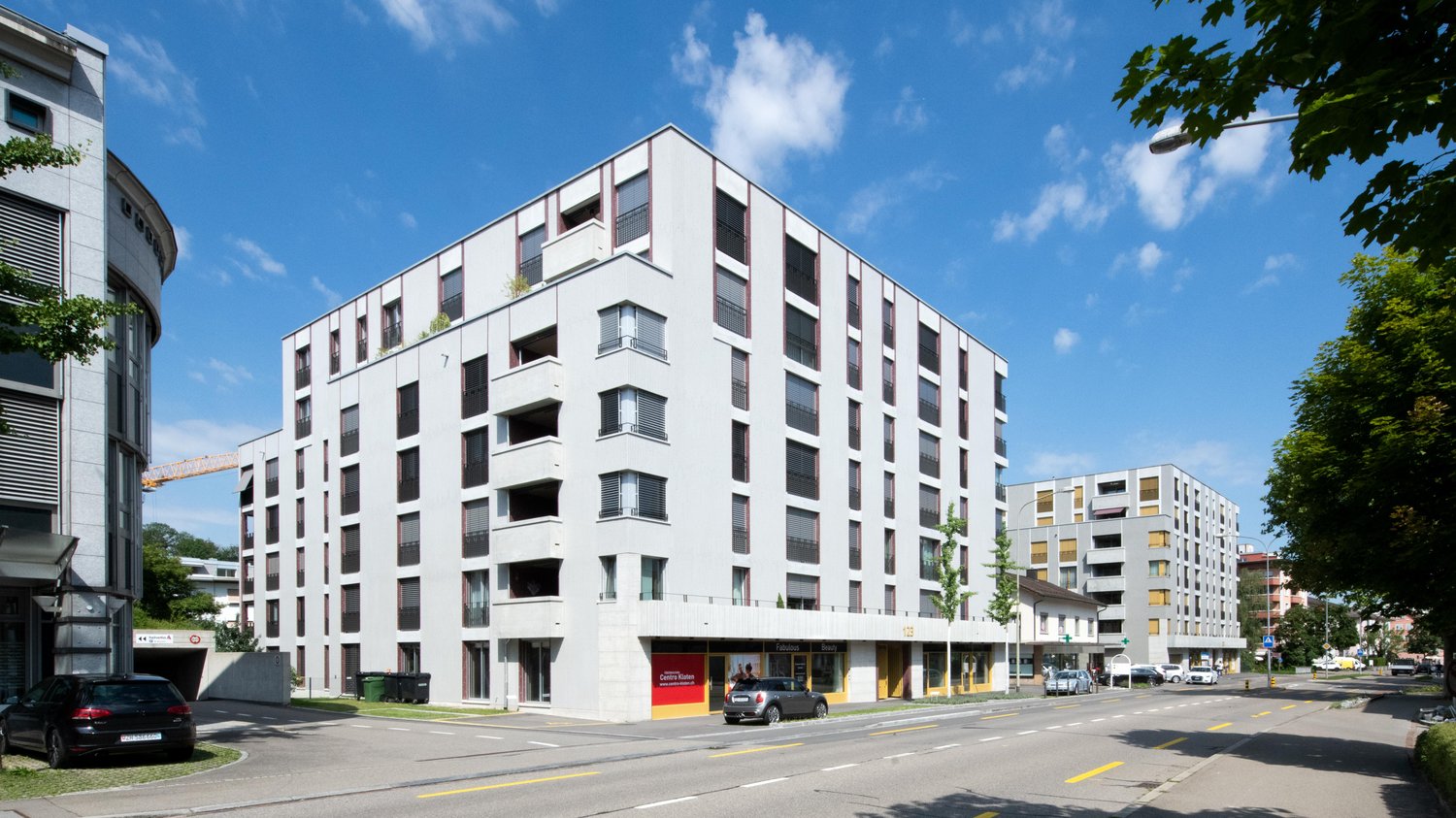 64m² commercial, photo 2 of 2