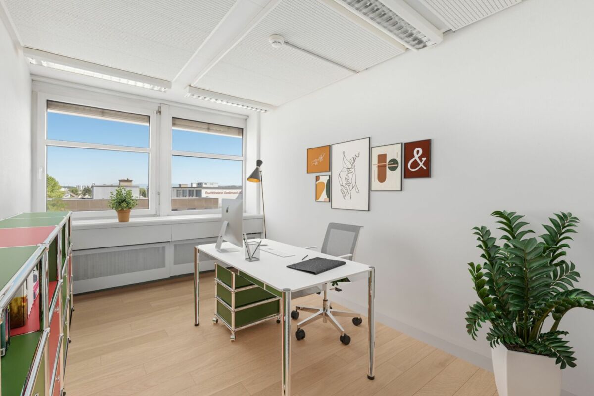 190m² commercial 

Attractifs bureaux avec loyer échelonné et disponibilité immédiate 

Vous recherchez un nouveau siège social déjà entièrement aménagé et offrant un environnement de travail agréable à votre équipe ? 

À la Sternenhofstrasse 15 à Reinach, nous louons dès maintenant ou sur demande e