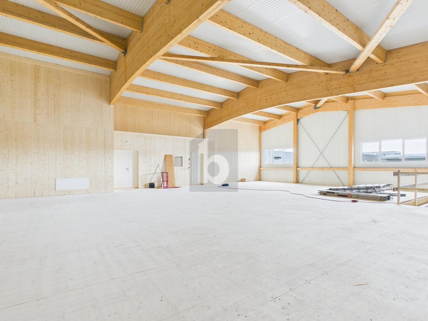 345m² atelier, photo 4 of 4