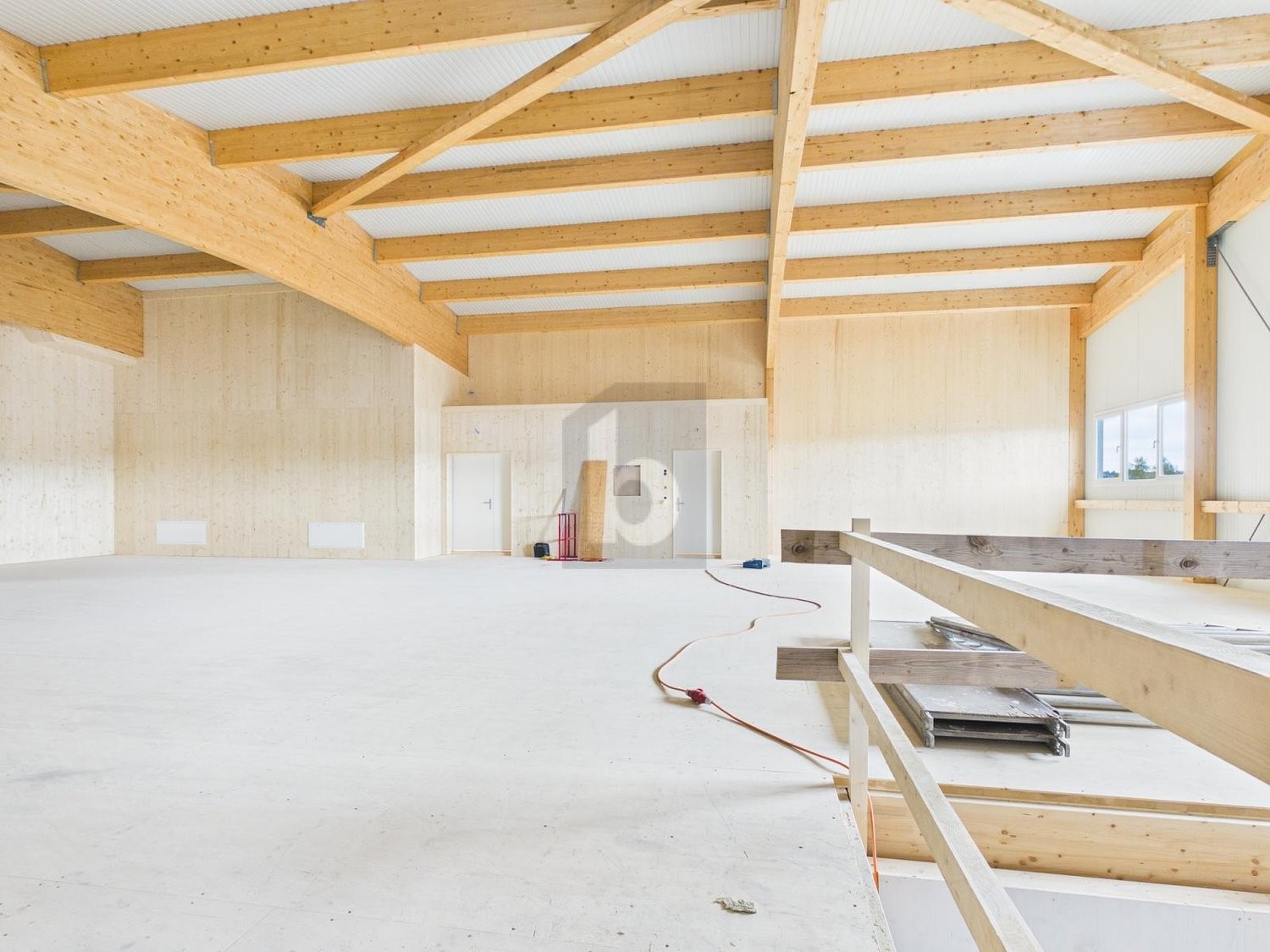 345m² atelier, photo 2 of 4