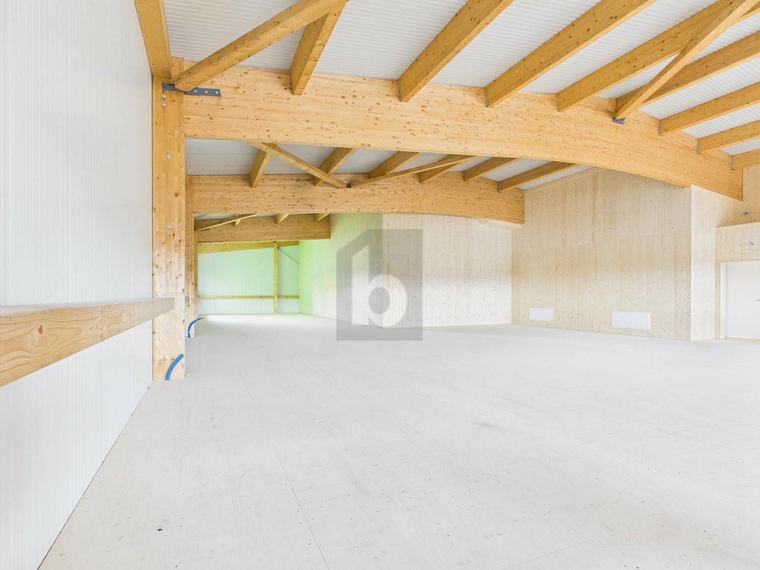 345m² atelier, photo 3 of 4