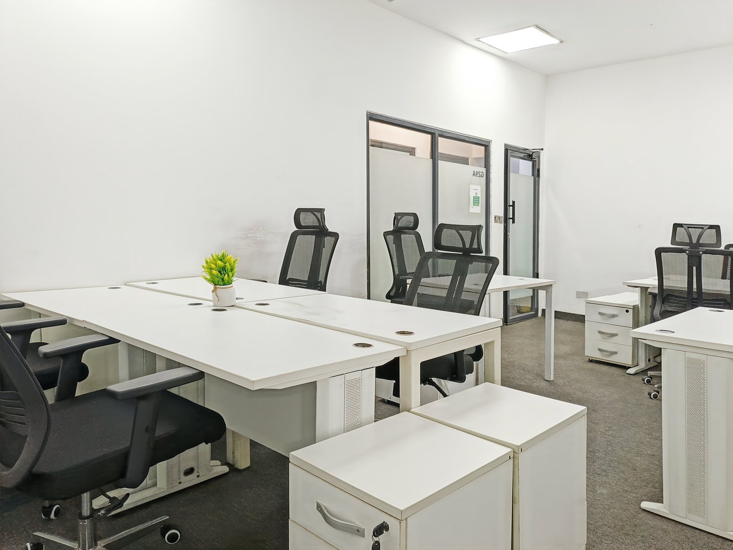 Office, photo 2 of 8