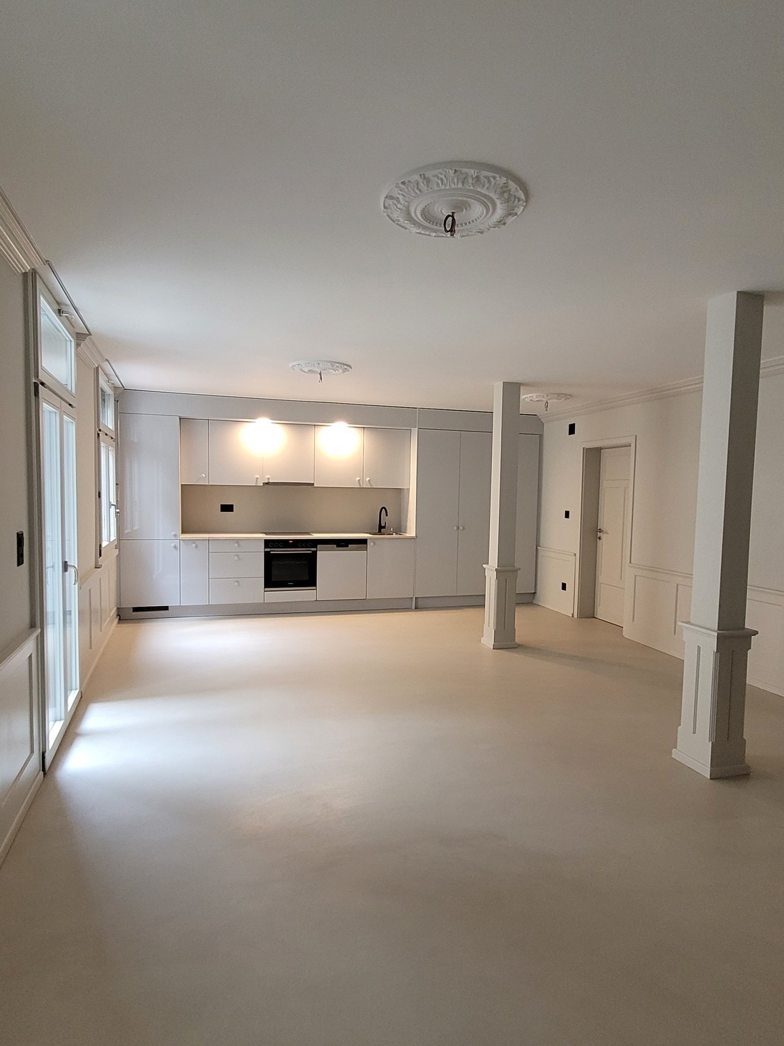 73m² office