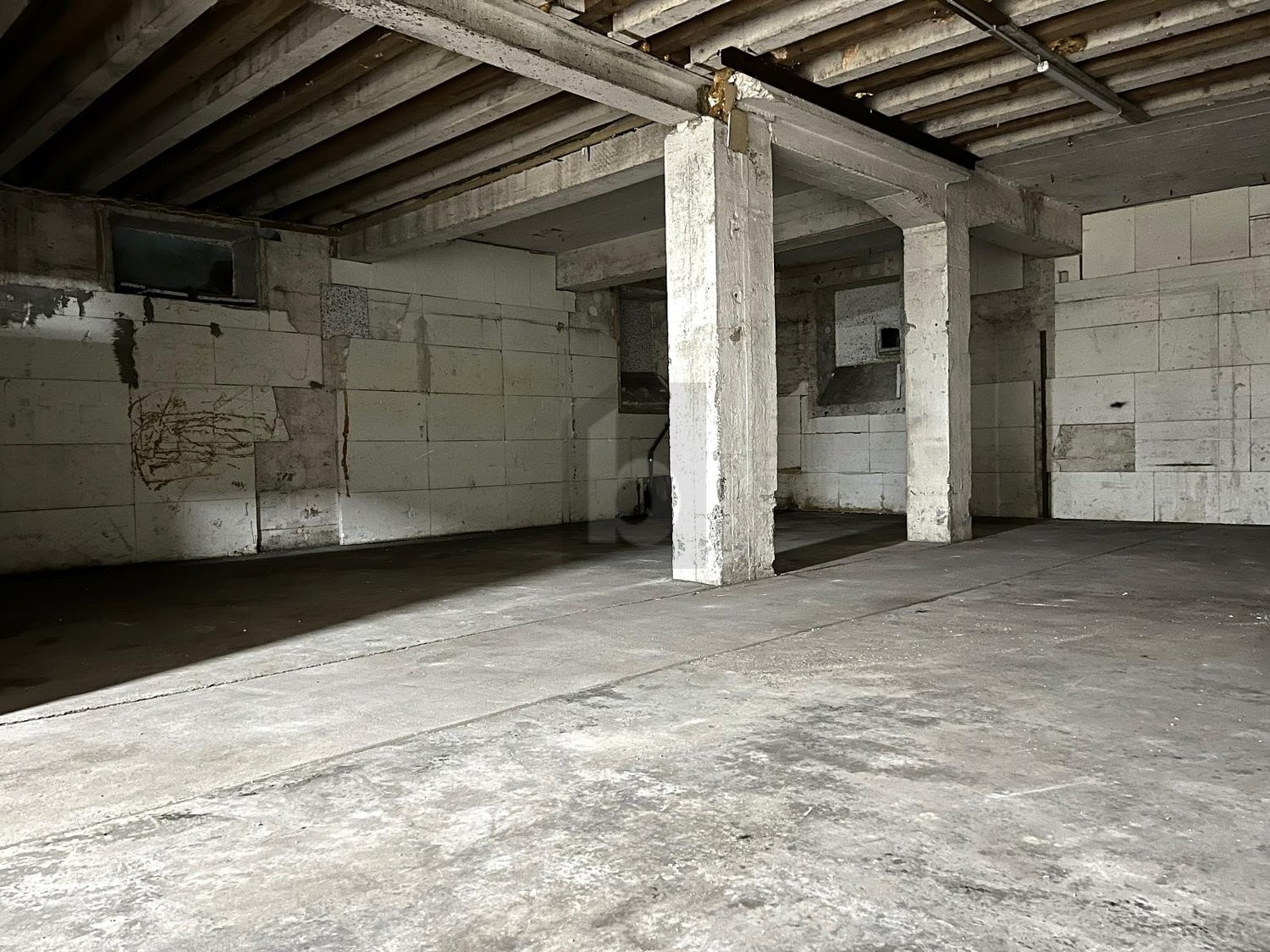 350m² storage room, photo 4 of 4