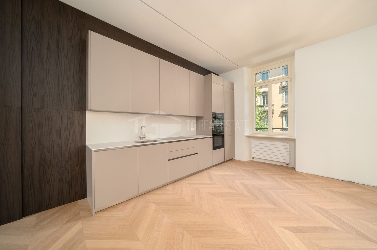 Apartment, photo 2 of 10