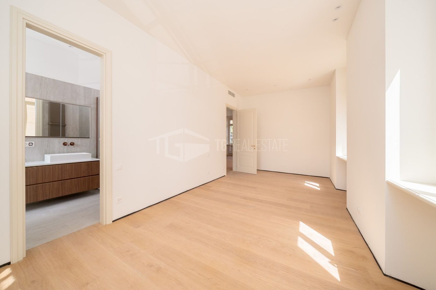 Apartment, photo 8 of 10