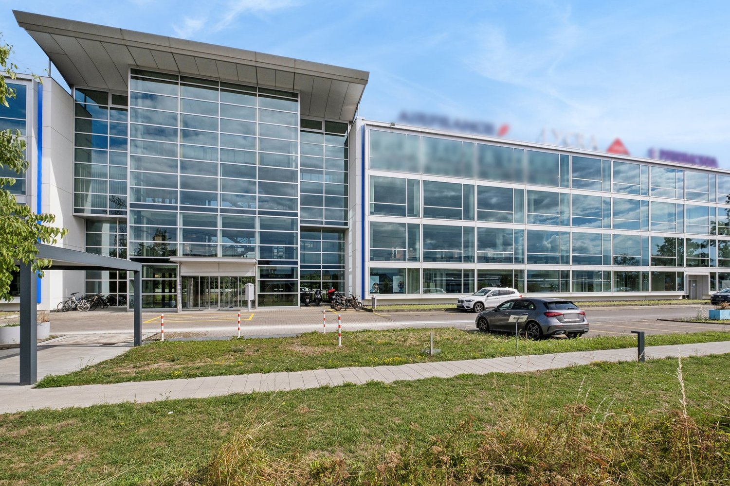 264m² office, photo 1 of 10