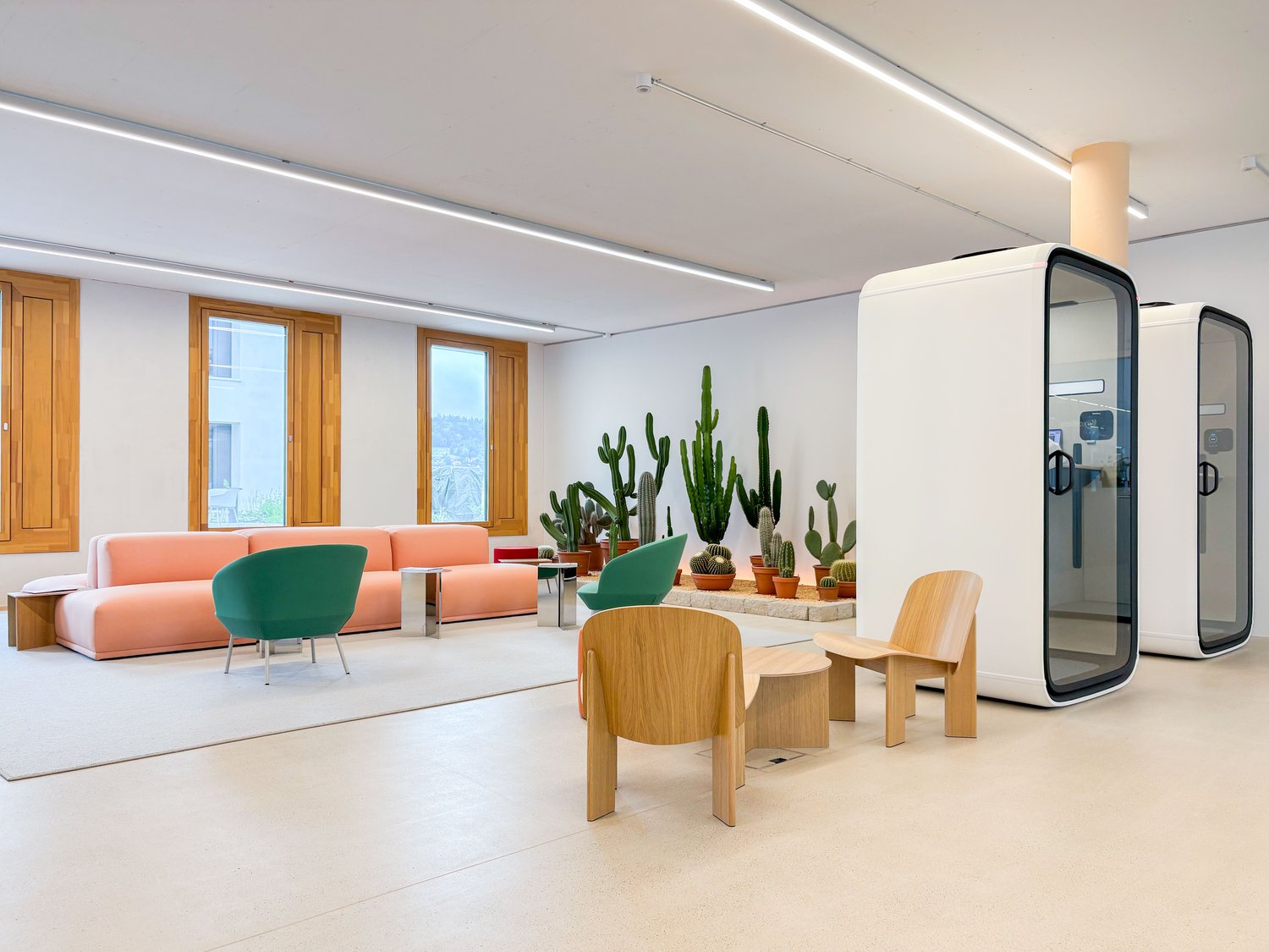 300m² office, photo 2 of 10