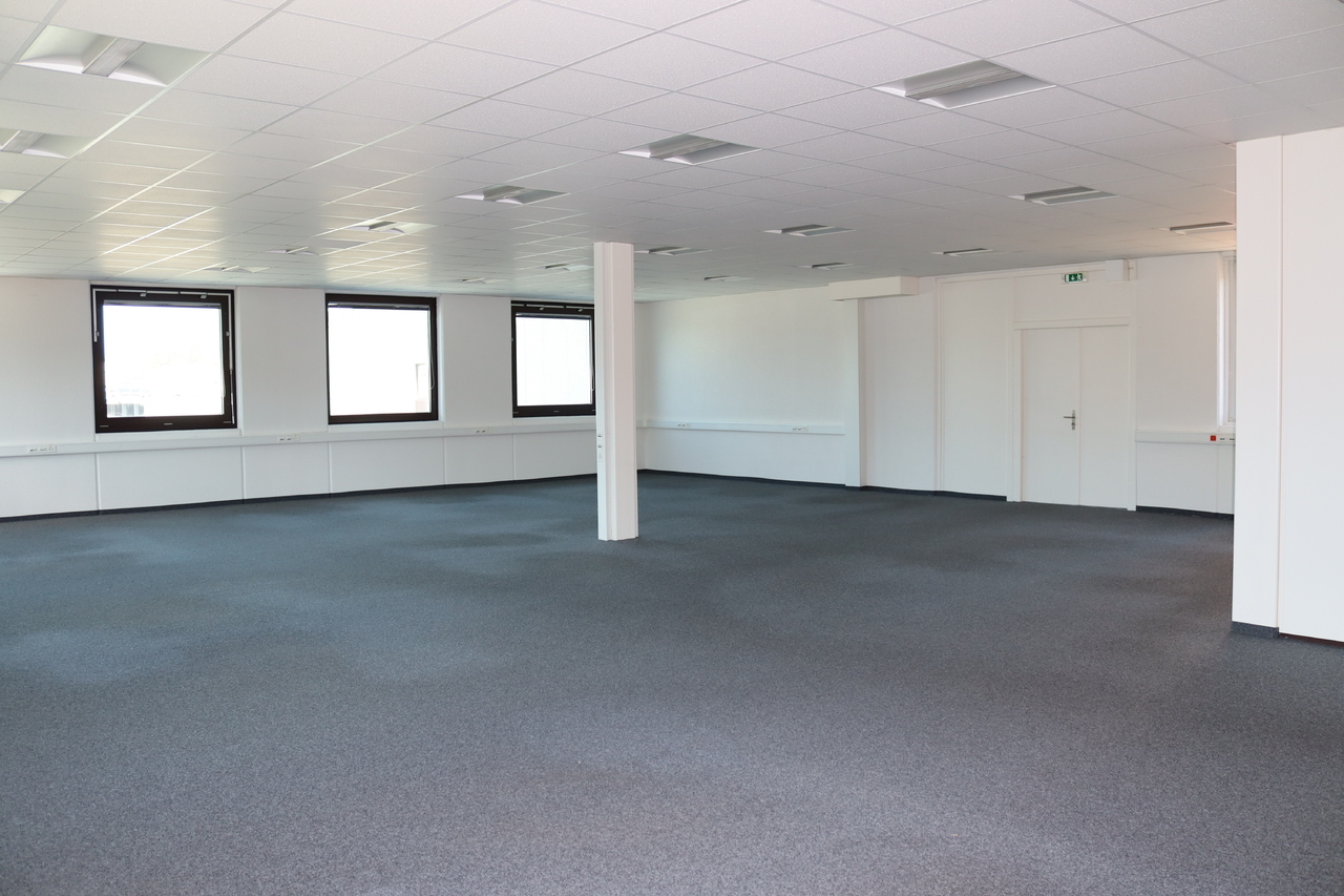 380m² office, photo 5 of 7