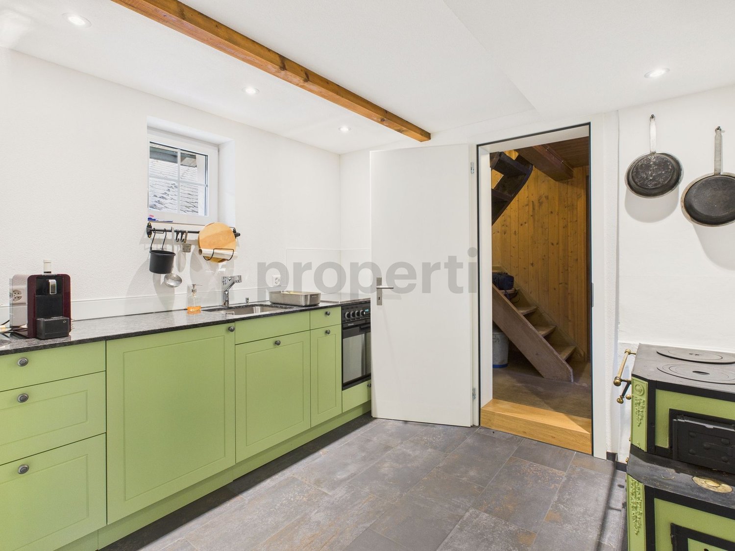 2 rooms single house