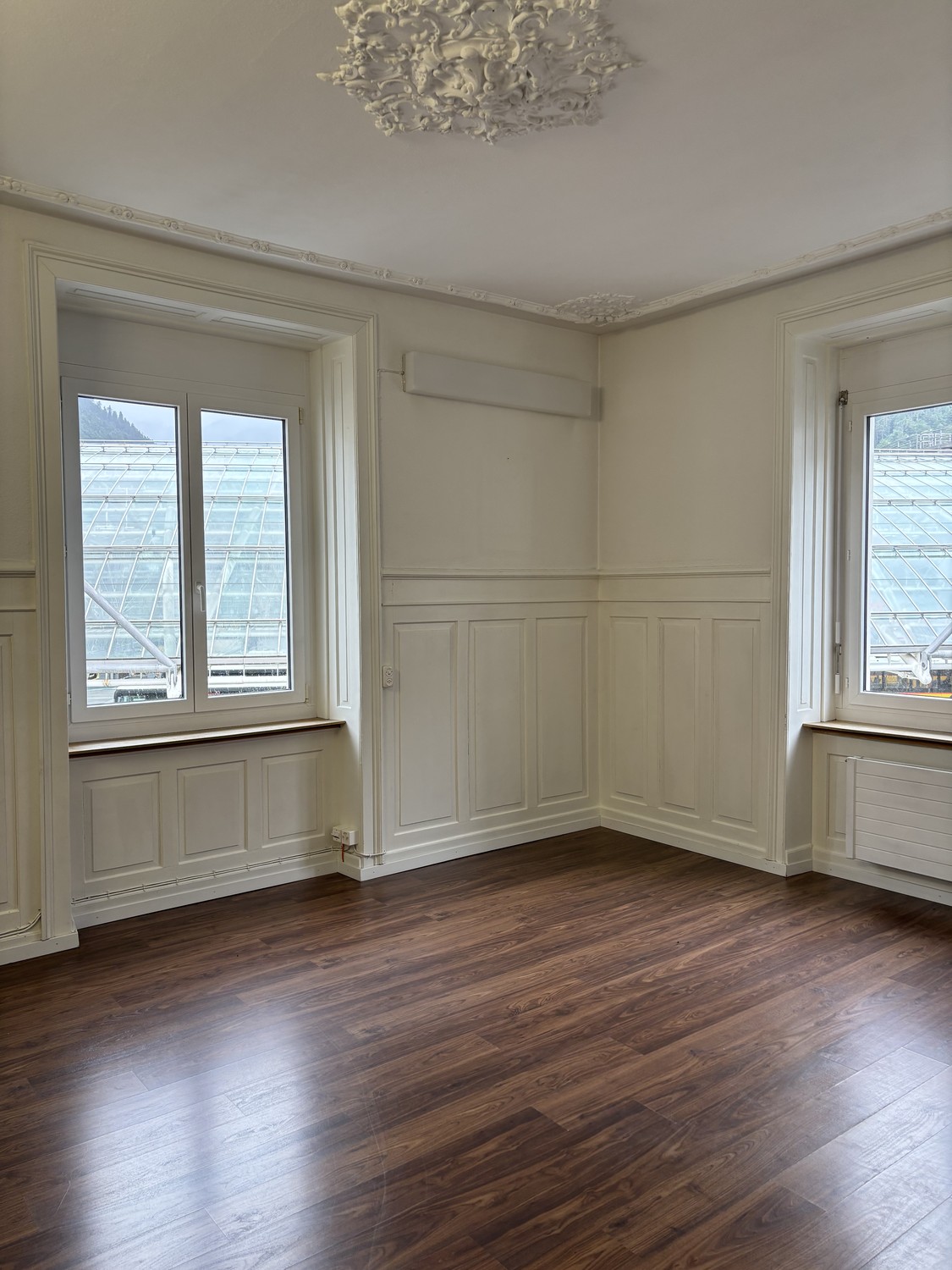 100m² office, photo 1 of 10