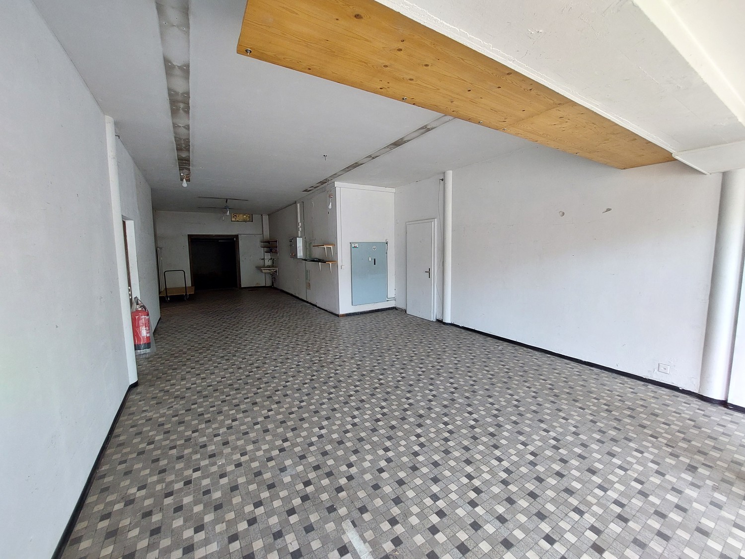 157m² commercial, photo 6 of 10