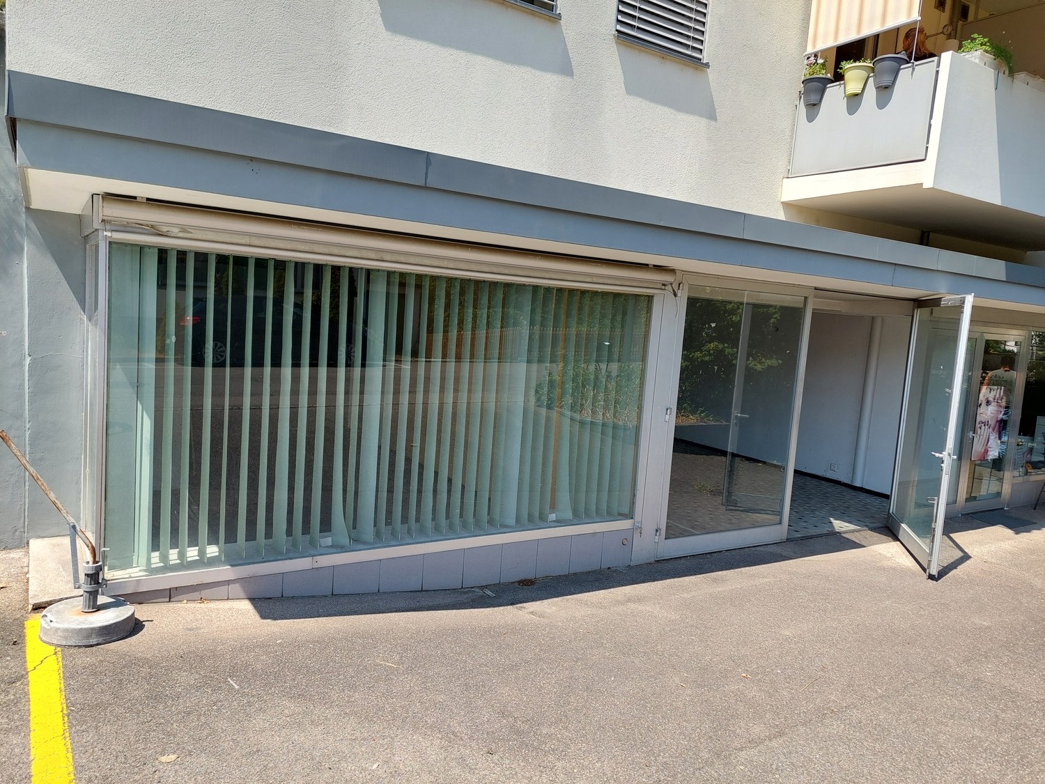 157m² commercial, photo 1 of 10