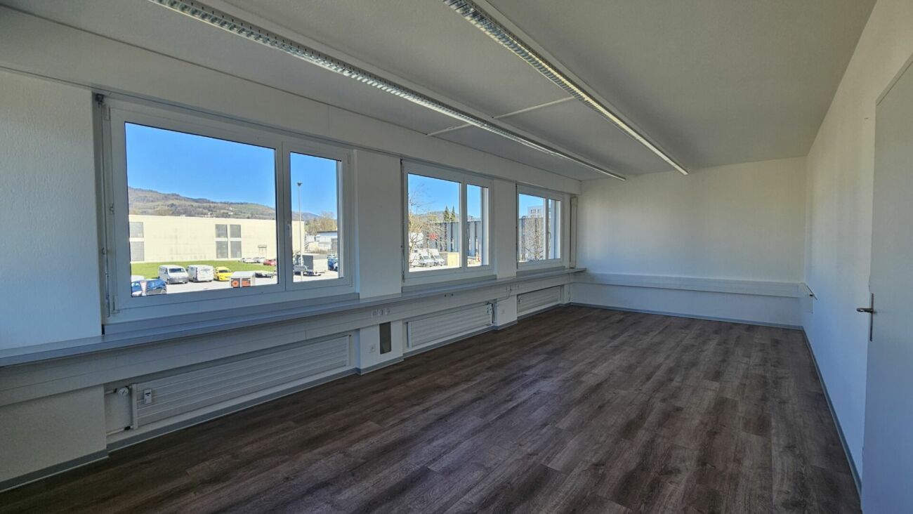 223m² commercial