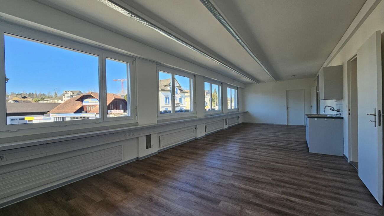 223m² commercial