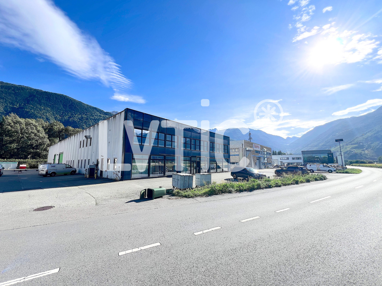 2000m² industrial object, photo 1 of 10