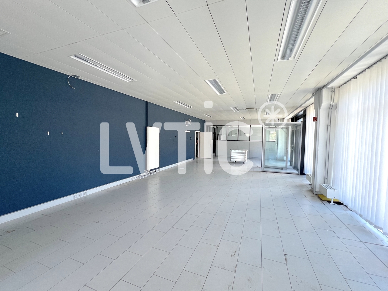 2000m² industrial object, photo 10 of 10