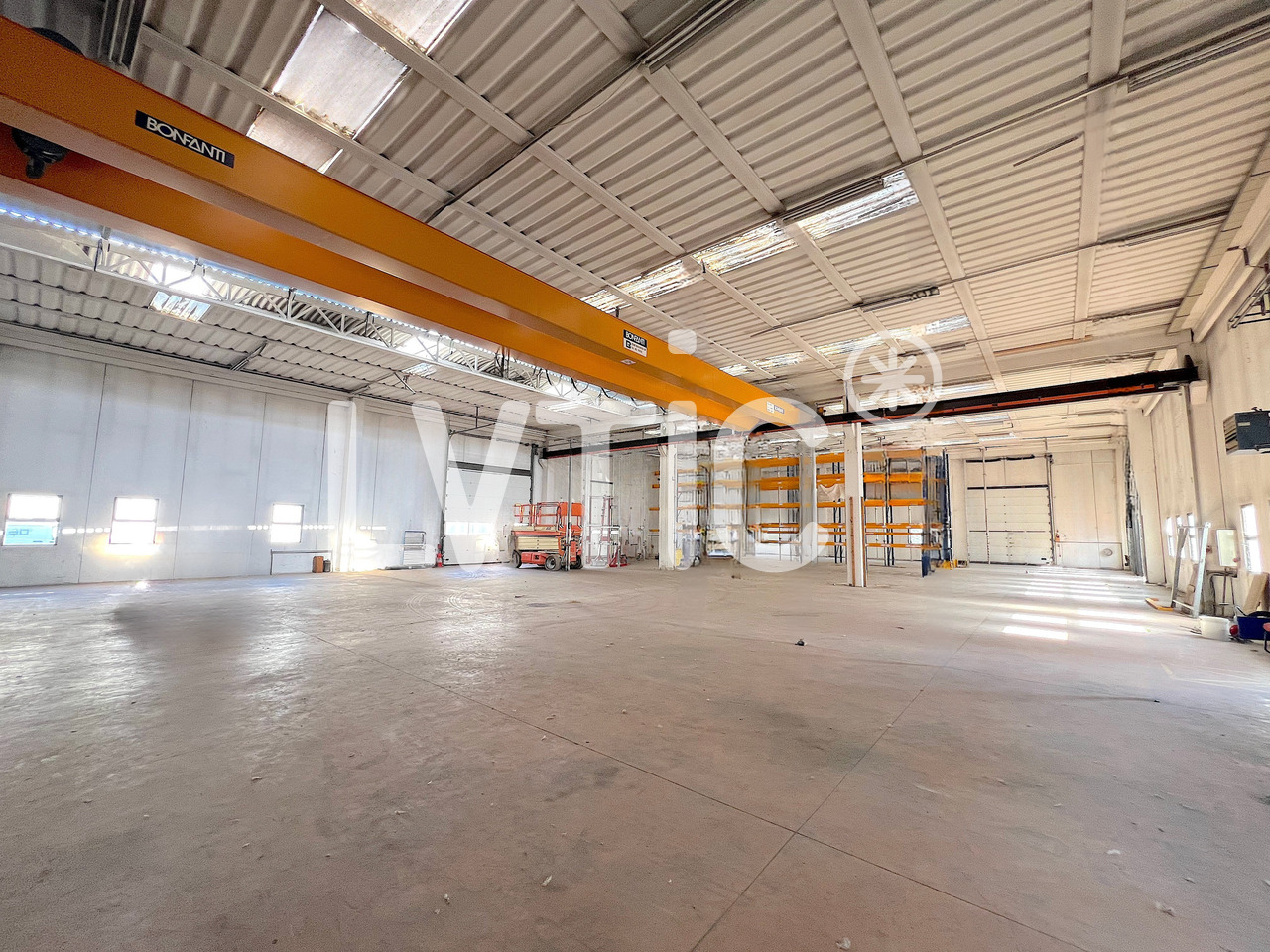 2000m² industrial object, photo 4 of 10