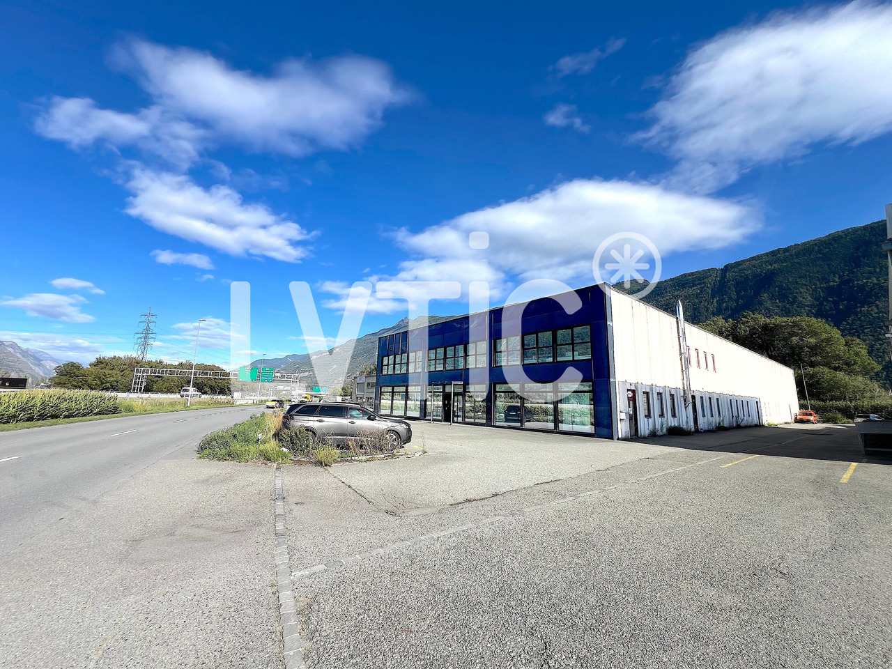 2000m² industrial object, photo 2 of 10