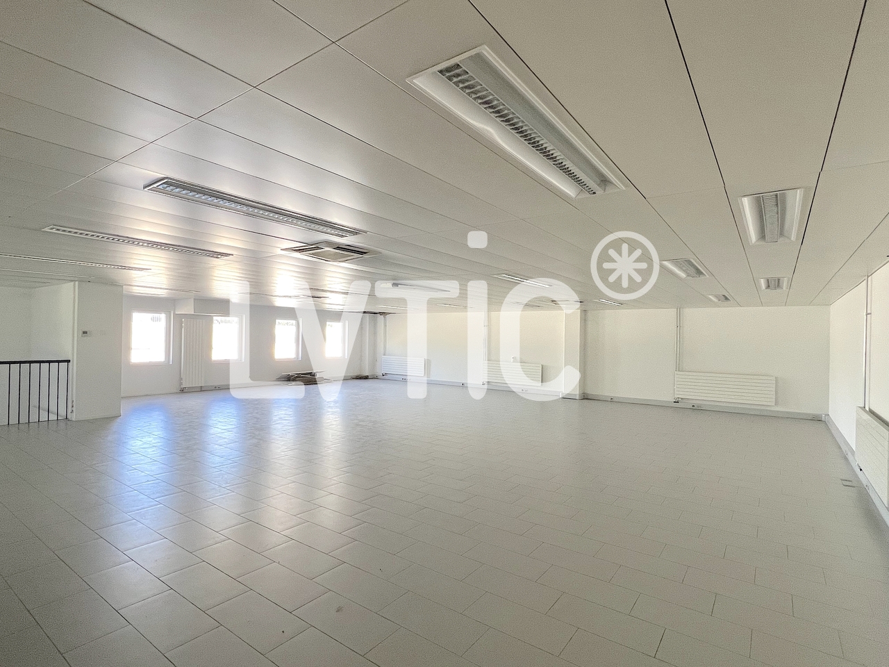 2000m² industrial object, photo 8 of 10