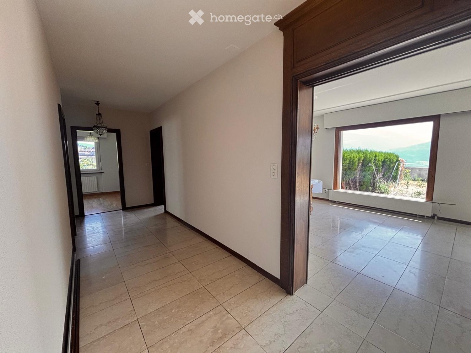Villa familiare a St Germain Savièse, vicino al villaggio, scuole, negozi, impianti sportivi, vista mozzafiato a sud sulle Alpi, 2 garage