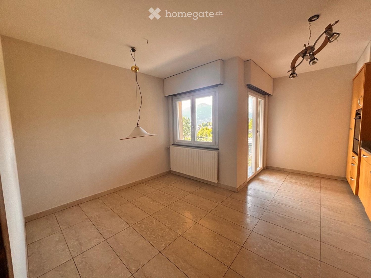 Villa familiare a St Germain Savièse, vicino al villaggio, scuole, negozi, impianti sportivi, vista mozzafiato a sud sulle Alpi, 2 garage