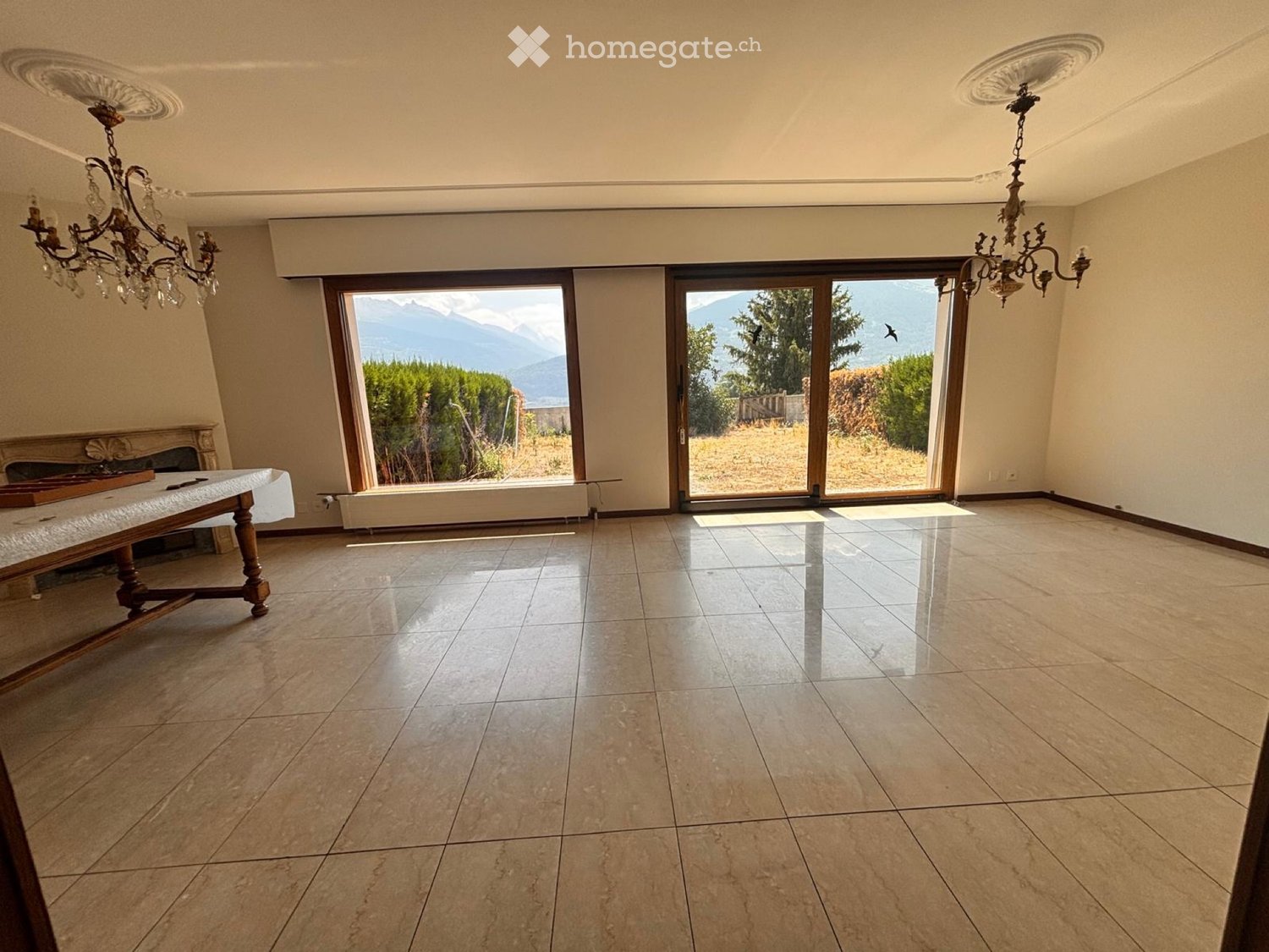 Villa familiare a St Germain Savièse, vicino al villaggio, scuole, negozi, impianti sportivi, vista mozzafiato a sud sulle Alpi, 2 garage