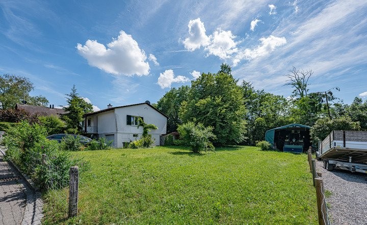 677m² building land, photo 5 of 9