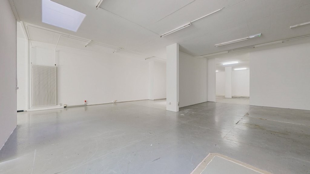 244m² shop, photo 10 of 10