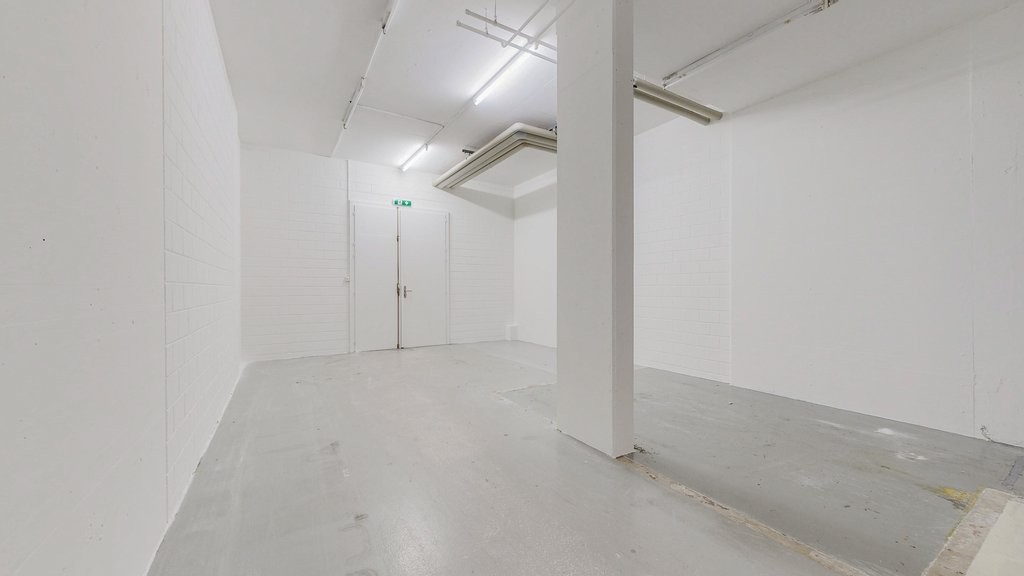 244m² shop, photo 5 of 10