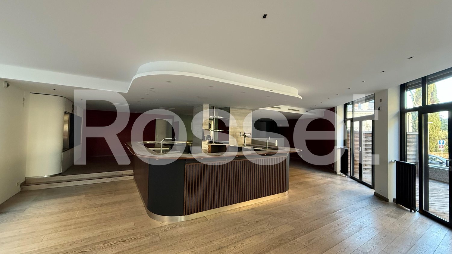 295m² department store, photo 8 of 8