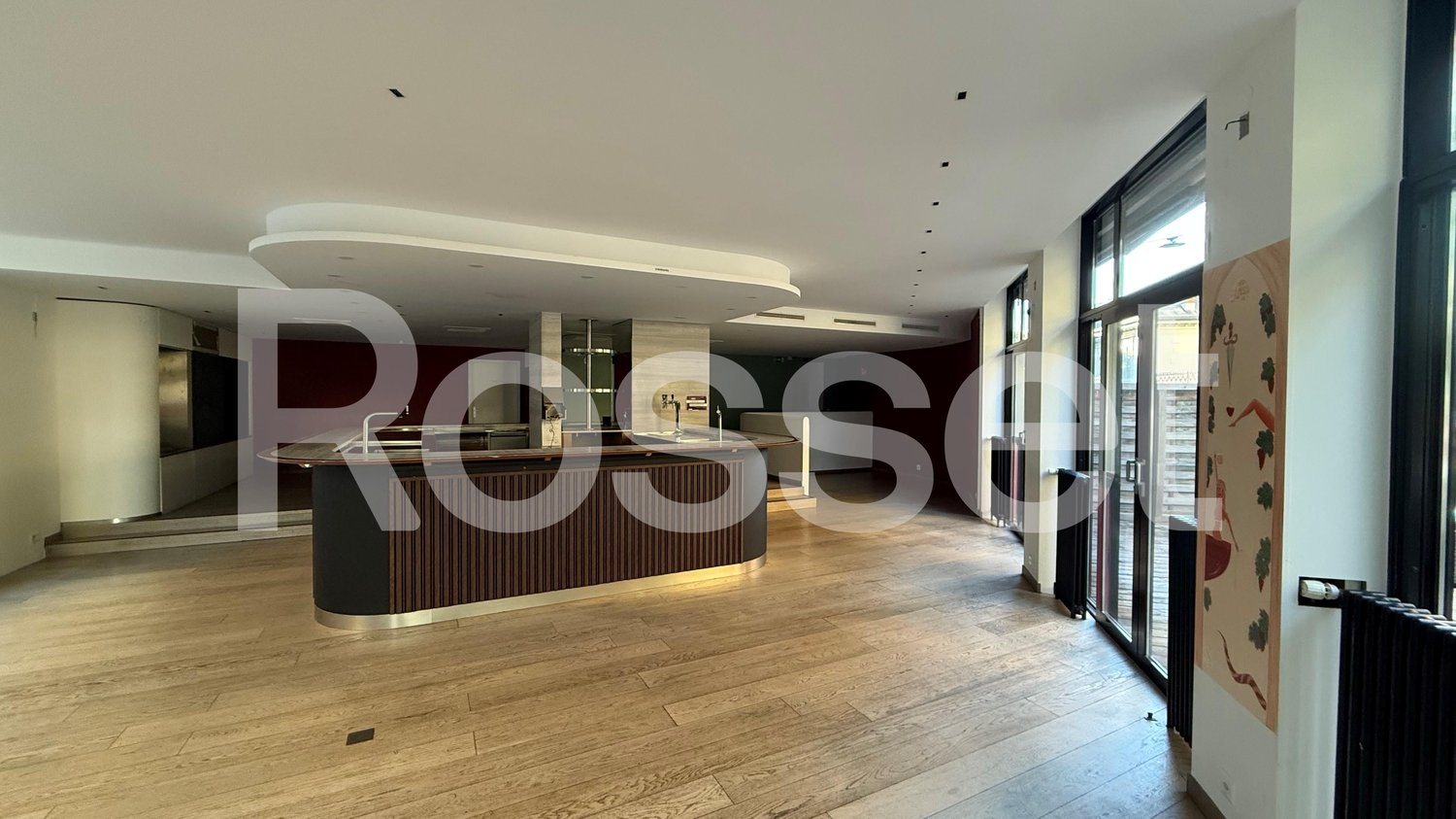 295m² department store, photo 4 of 8