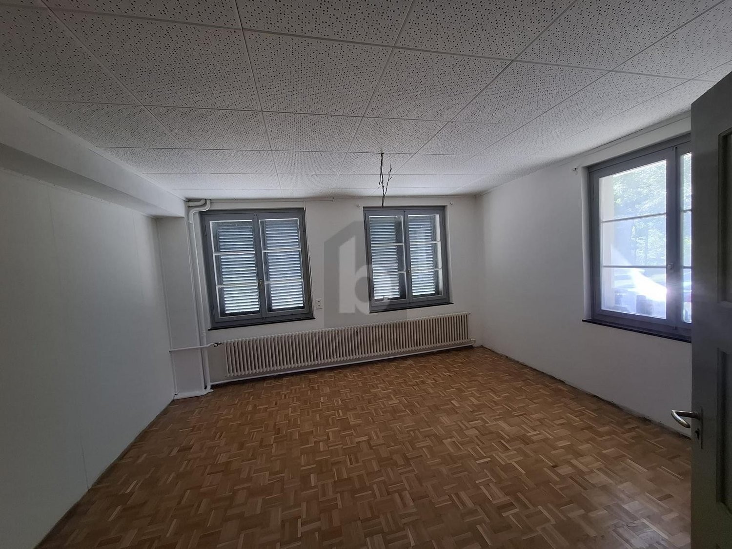 570m² de local de stockage