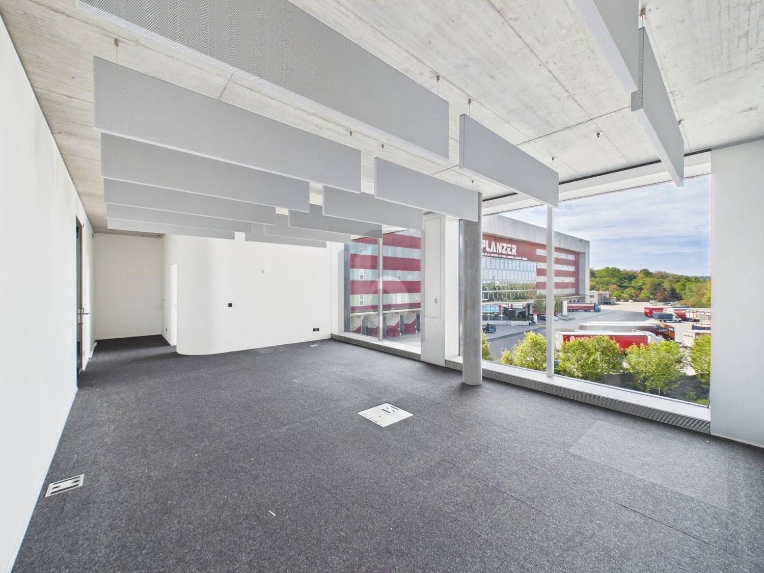 67m² office, photo 1 of 3
