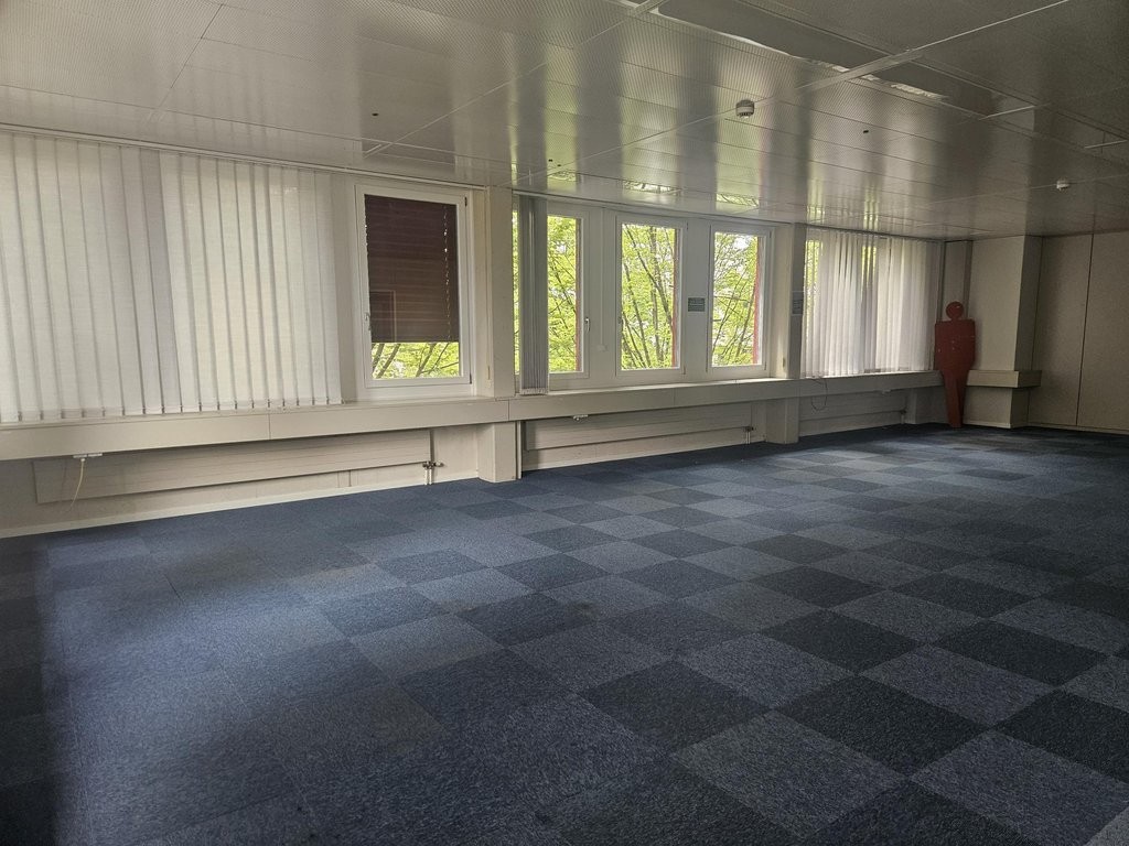 2072m² commercial, photo 1 of 9