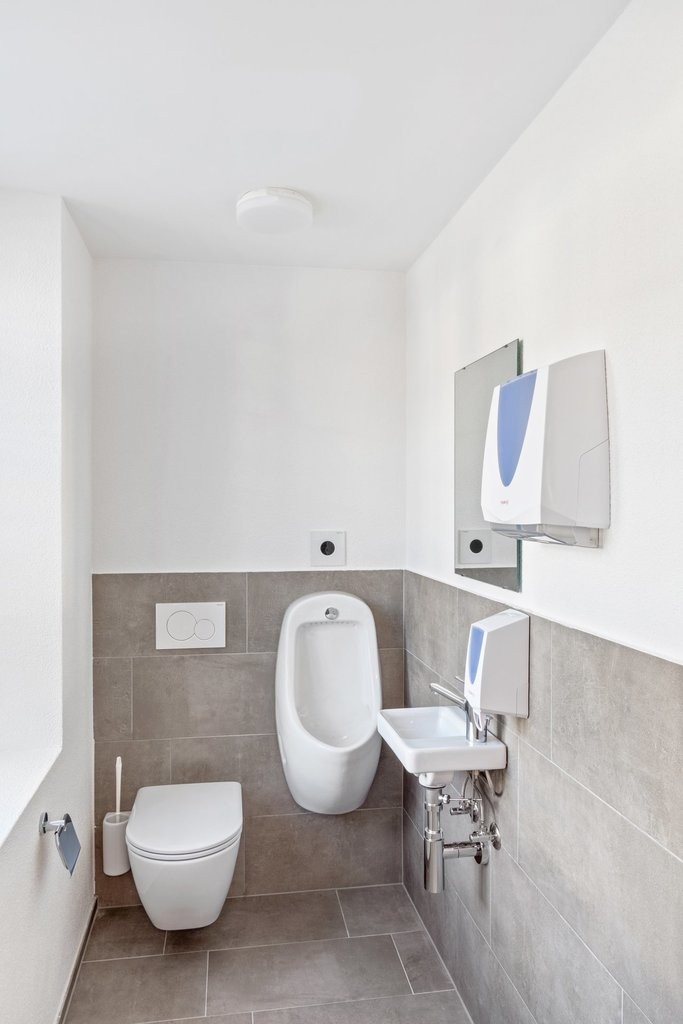 73m² commercial