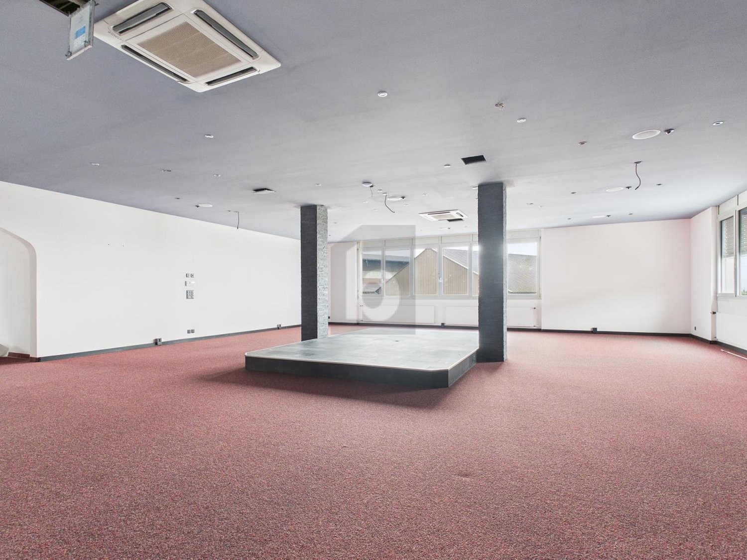 200m² office, photo 4 of 4
