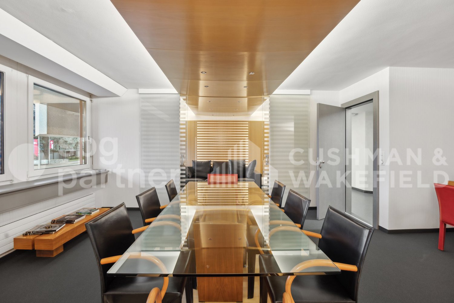 170m² office