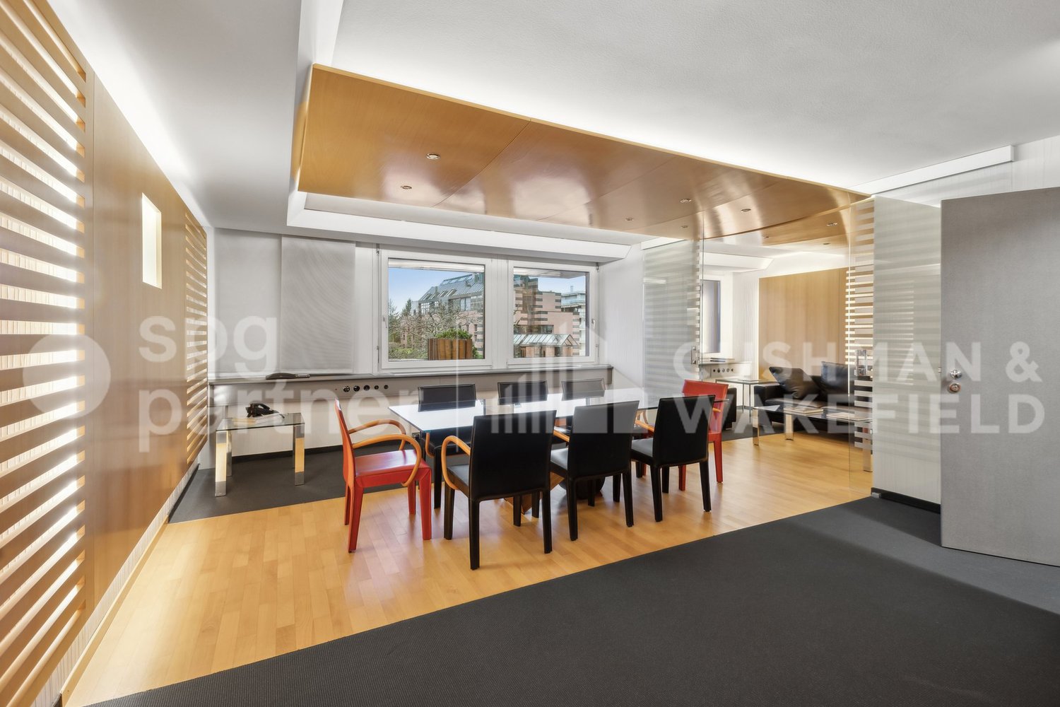 170m² office