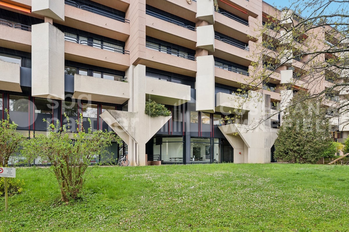 170m² office