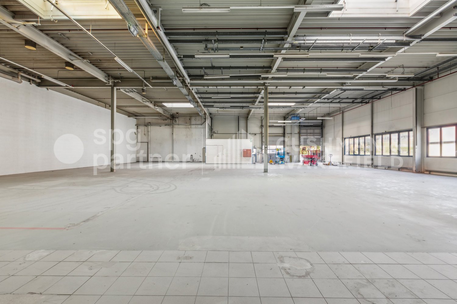 2000m² commercial, photo 9 of 10