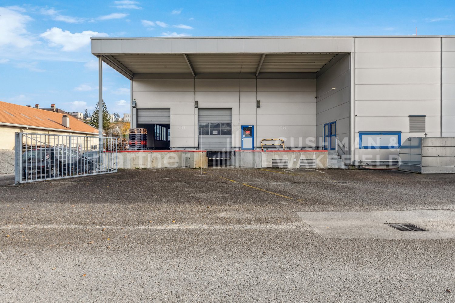 2000m² commercial, photo 1 of 10