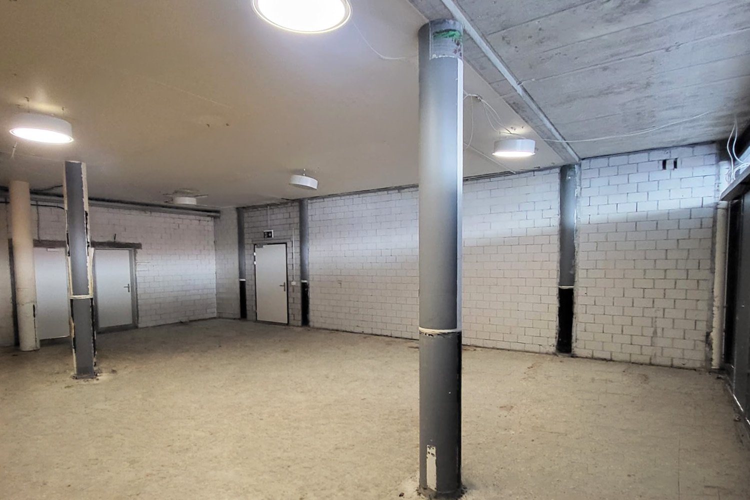 98m² shop, photo 6 of 8