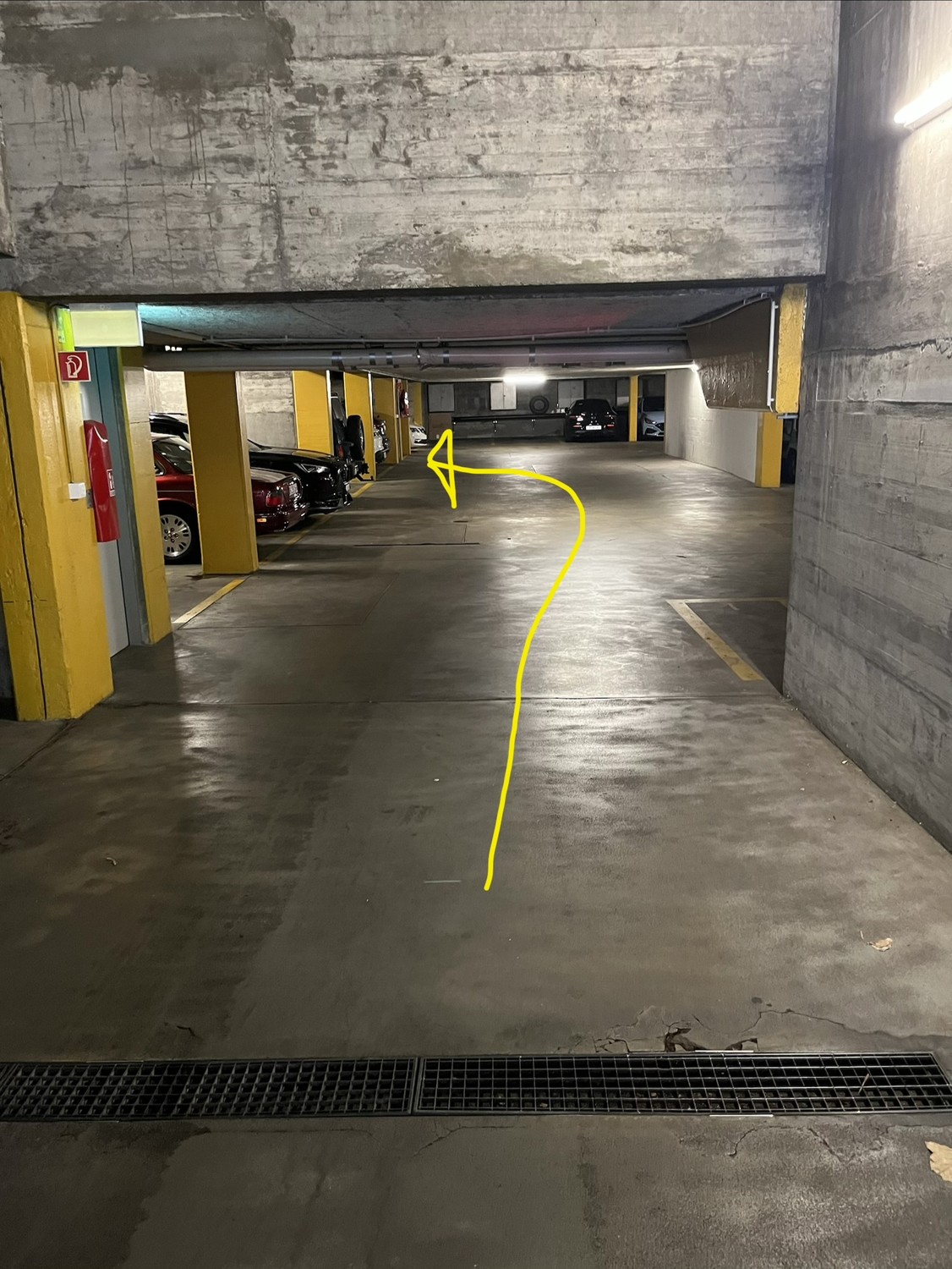 Underground slot, photo 1 of 2