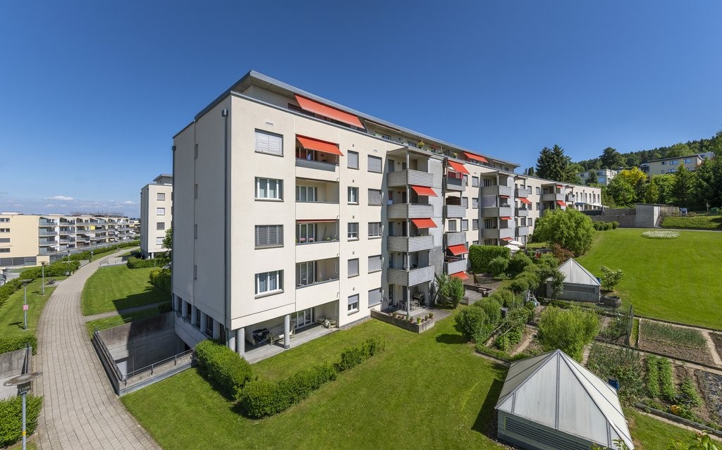 Underground slot","description":"Available immediately or by arrangement, we are renting one or more underground parking spaces at Obstgartenstrasse in Wittenbach."}, photo 1 of 3