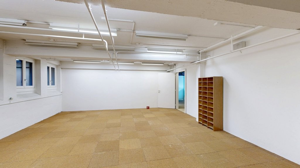 296m² shop, photo 7 of 10