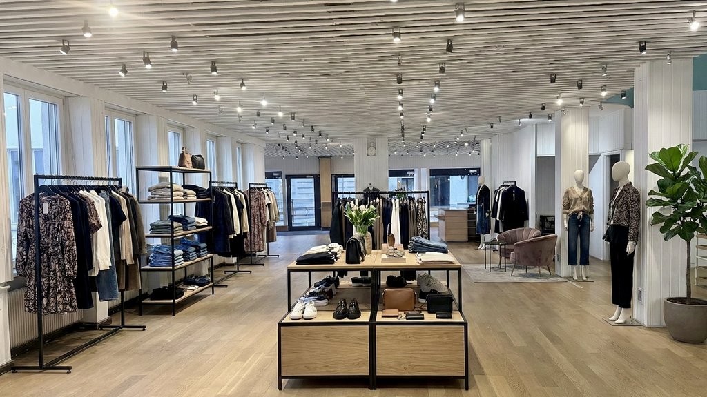 296m² shop, photo 5 of 10