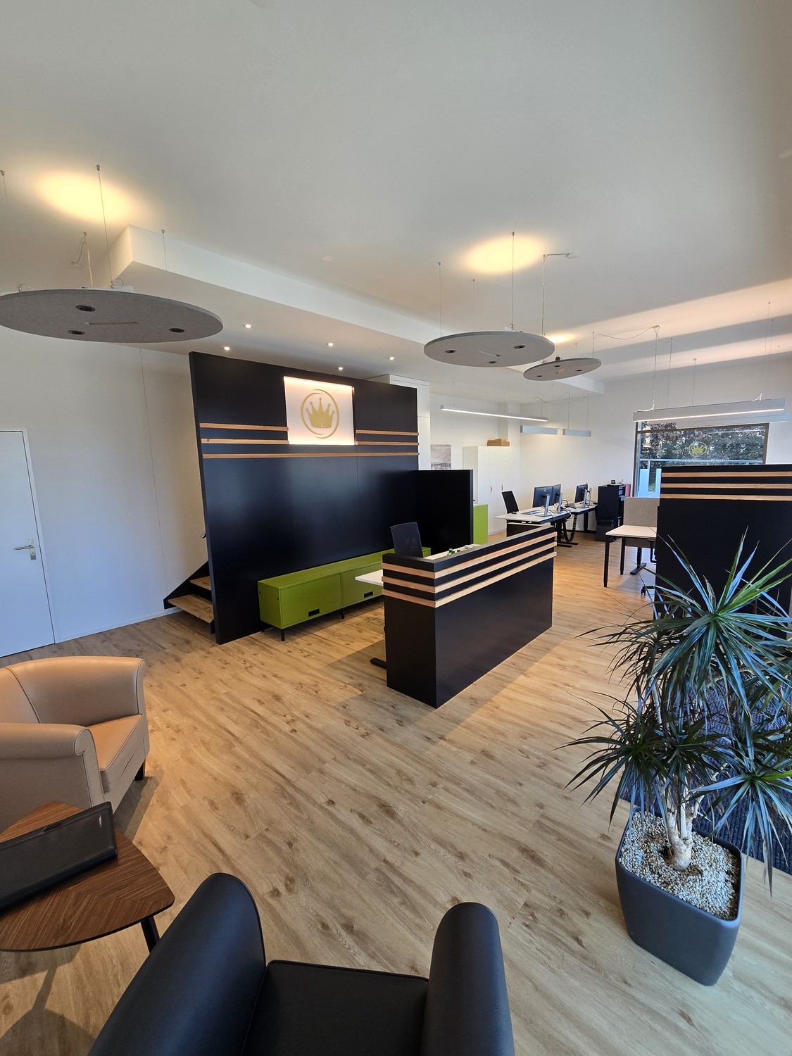 113m² commercial, photo 1 of 10