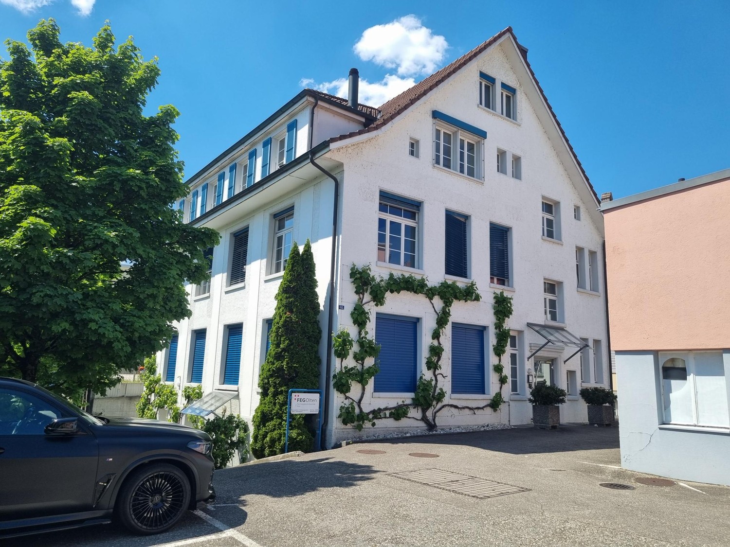 342m² office