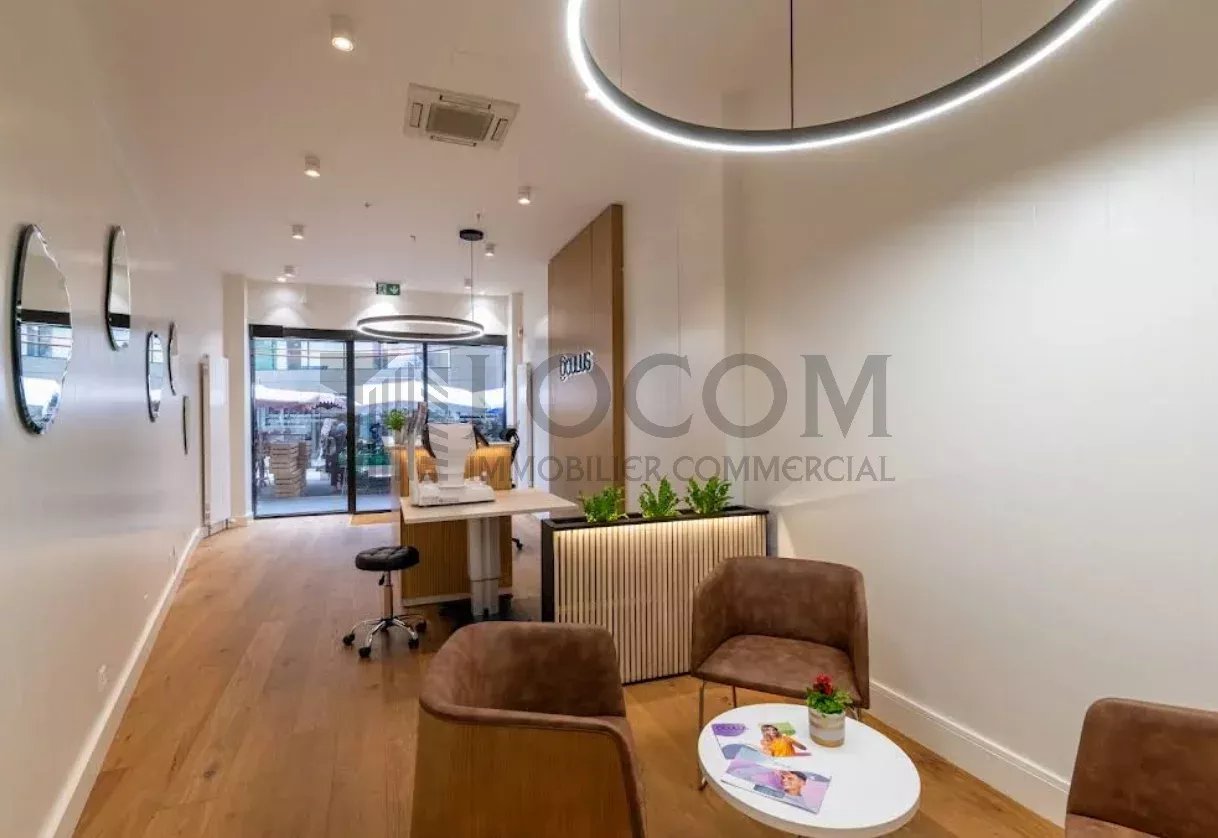 75m² shop, photo 5 of 10